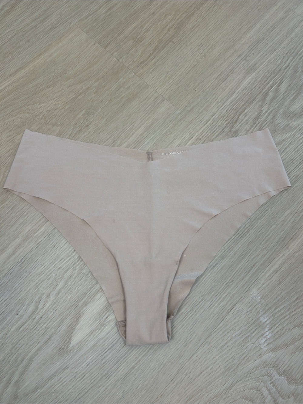 Victoria's Secret Cheeky Seamless No Show Panty L